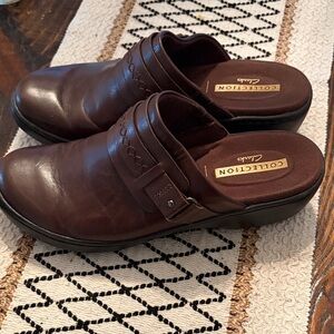 Clarks Women’s Dark Brown Leather Slip-On Loafers